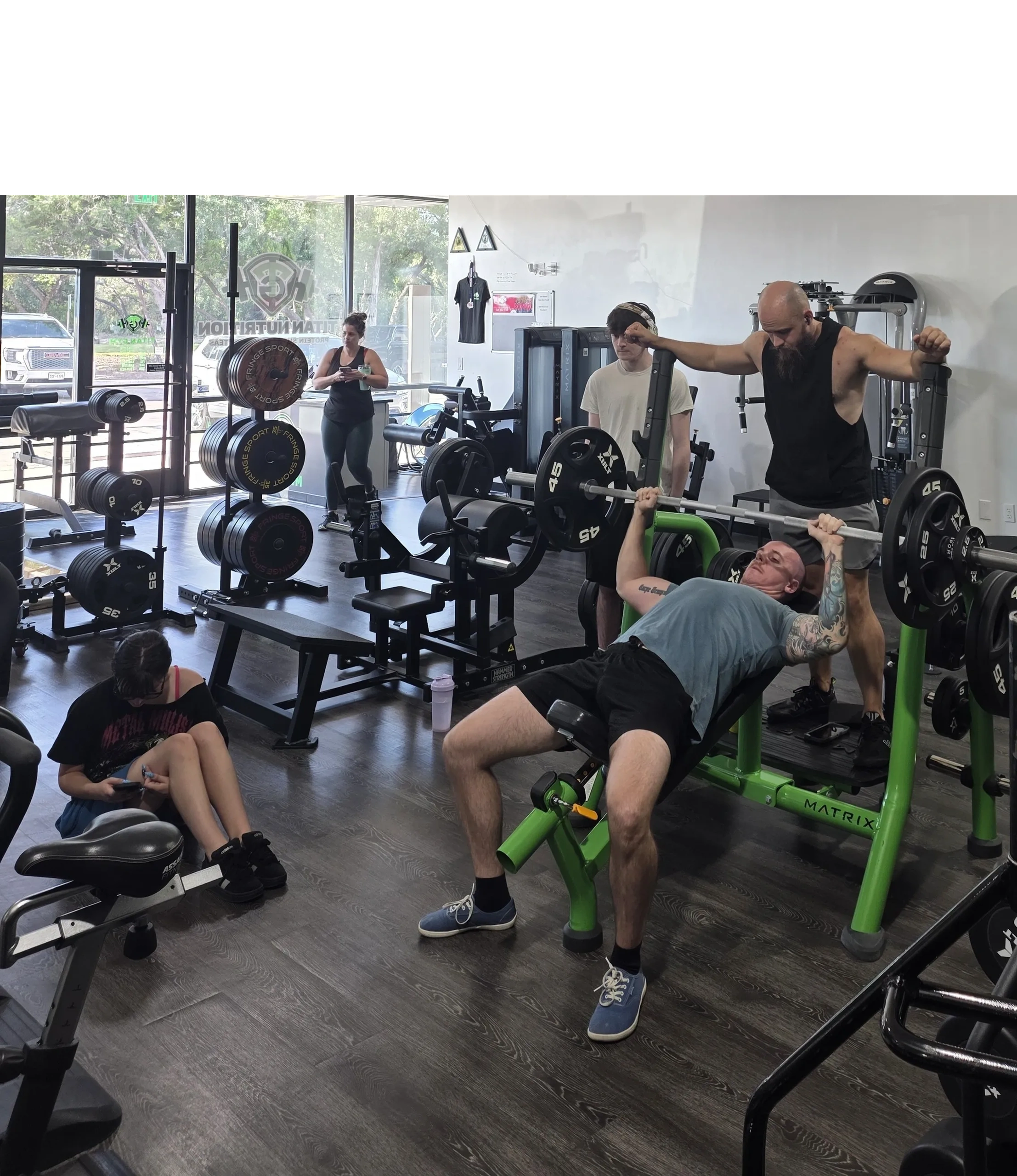 People working out at Titan Gym