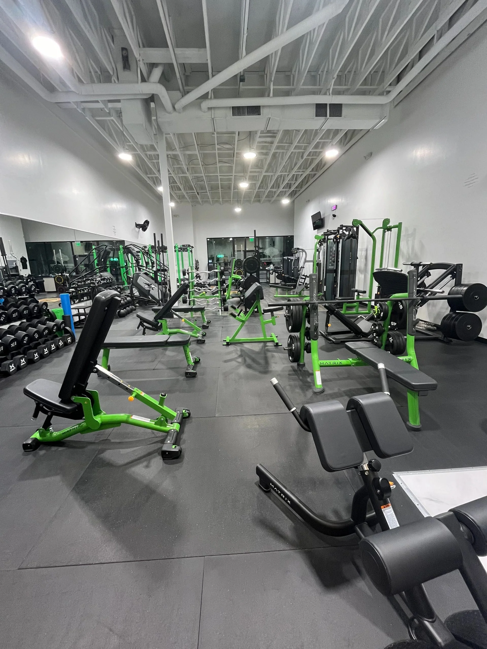 Training floor at Titan Gym in Alamo Ranch